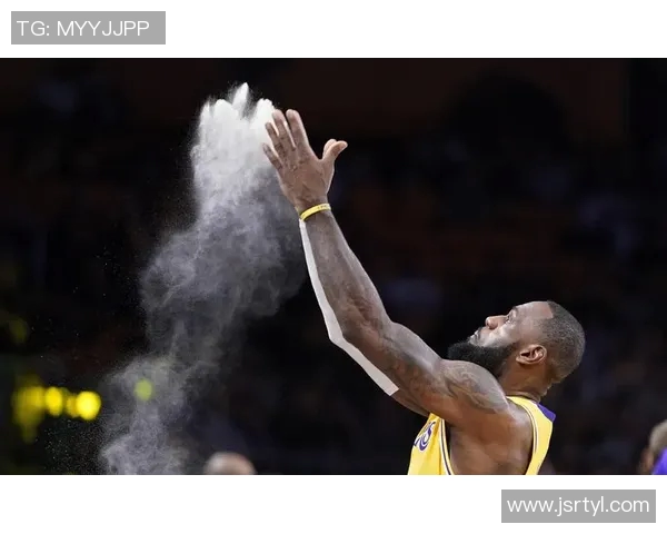 詹姆斯连续三场比赛得分超过50分，稳坐得分王宝座